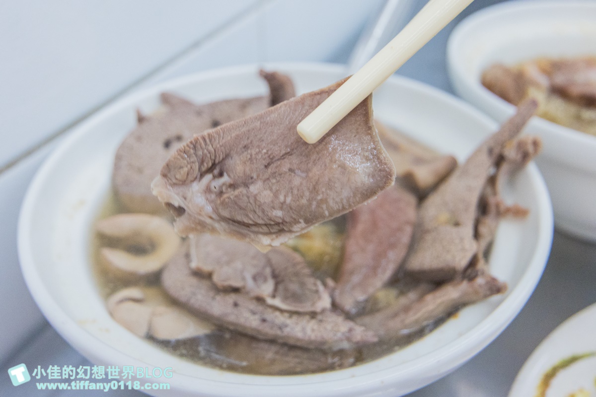 [高雄美食]冬粉王(附菜單)/愛吃豬內臟的人會喜歡/推乾冬粉必點/鹽埕區美食推薦