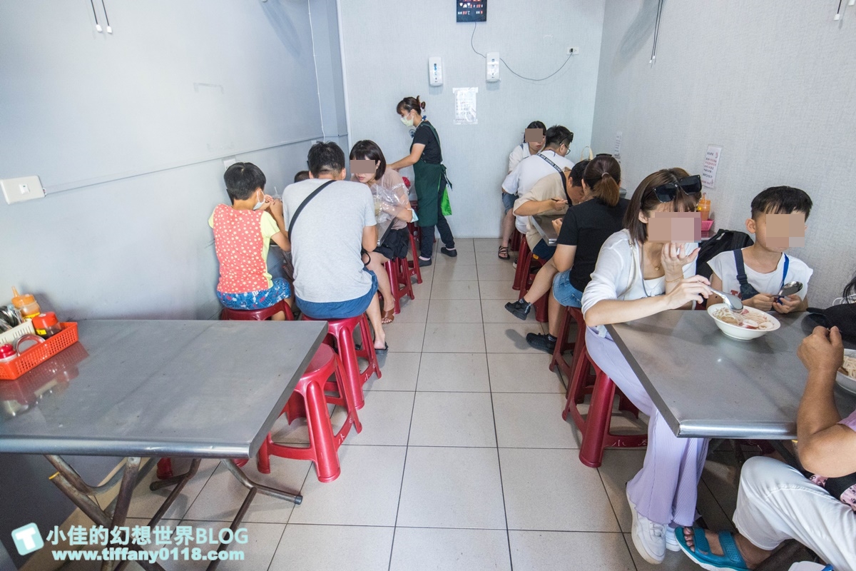 [台南美食]邱家小卷米粉(附菜單)/只有20個位置想吃乖乖排隊/國華街美食推薦