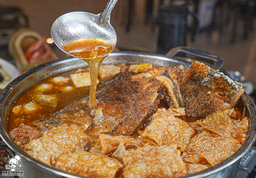 嘉義美食 甕窯雞 烤雞 脆皮烤雞 砂鍋魚頭 功夫料理 私房菜 交流道 必吃 嘉義