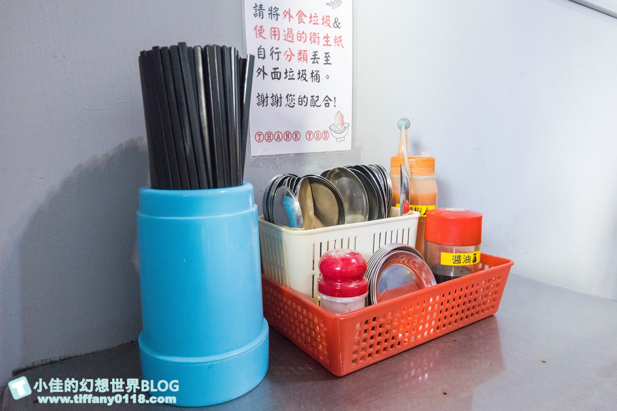 [台南美食]邱家小卷米粉(附菜單)/只有20個位置想吃乖乖排隊/國華街美食推薦