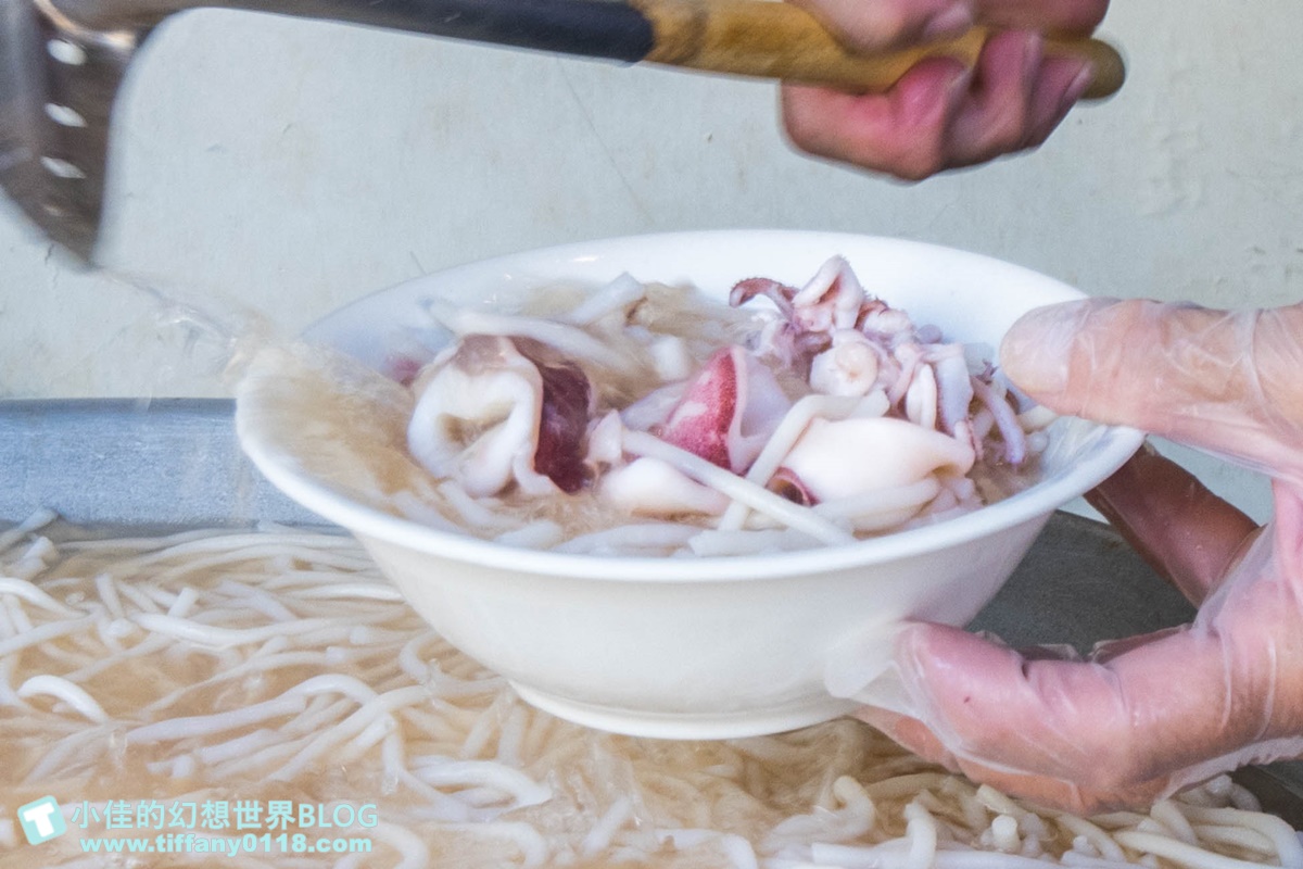 [台南美食]邱家小卷米粉(附菜單)/只有20個位置想吃乖乖排隊/國華街美食推薦