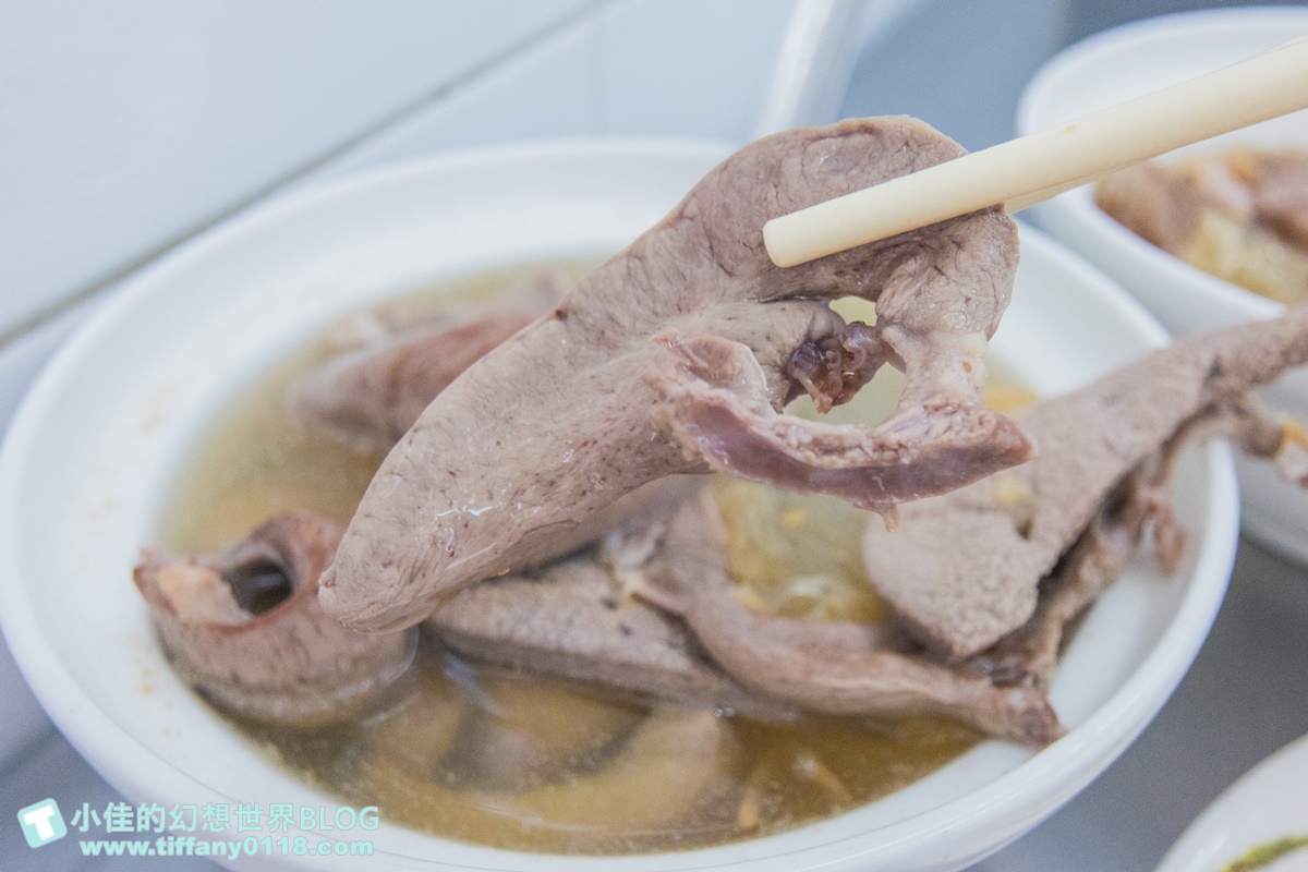 [高雄美食]冬粉王(附菜單)/愛吃豬內臟的人會喜歡/推乾冬粉必點/鹽埕區美食推薦