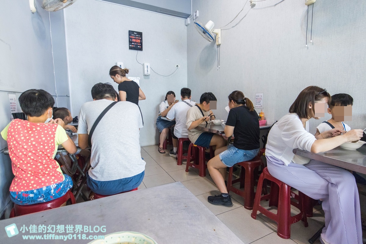 [台南美食]邱家小卷米粉(附菜單)/只有20個位置想吃乖乖排隊/國華街美食推薦