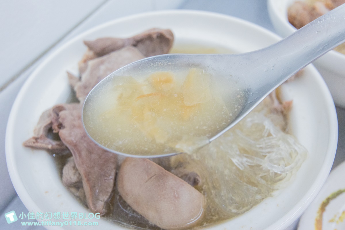 [高雄美食]冬粉王(附菜單)/愛吃豬內臟的人會喜歡/推乾冬粉必點/鹽埕區美食推薦