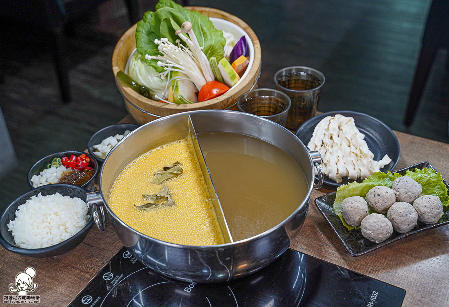 高雄火鍋推薦 推薦 好吃 火鍋 親子 聚會 家庭 上官木桶鍋 凹子底 和牛 商務聚餐 包場 