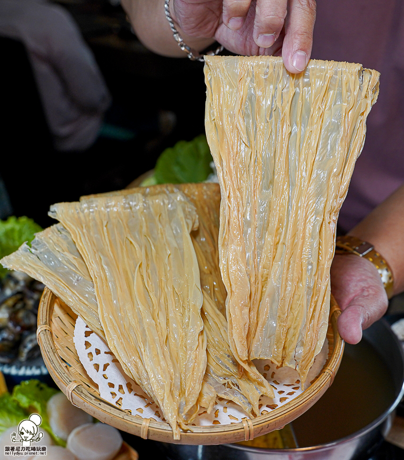 高雄火鍋推薦 推薦 好吃 火鍋 親子 聚會 家庭 上官木桶鍋 凹子底 和牛 商務聚餐 包場 
