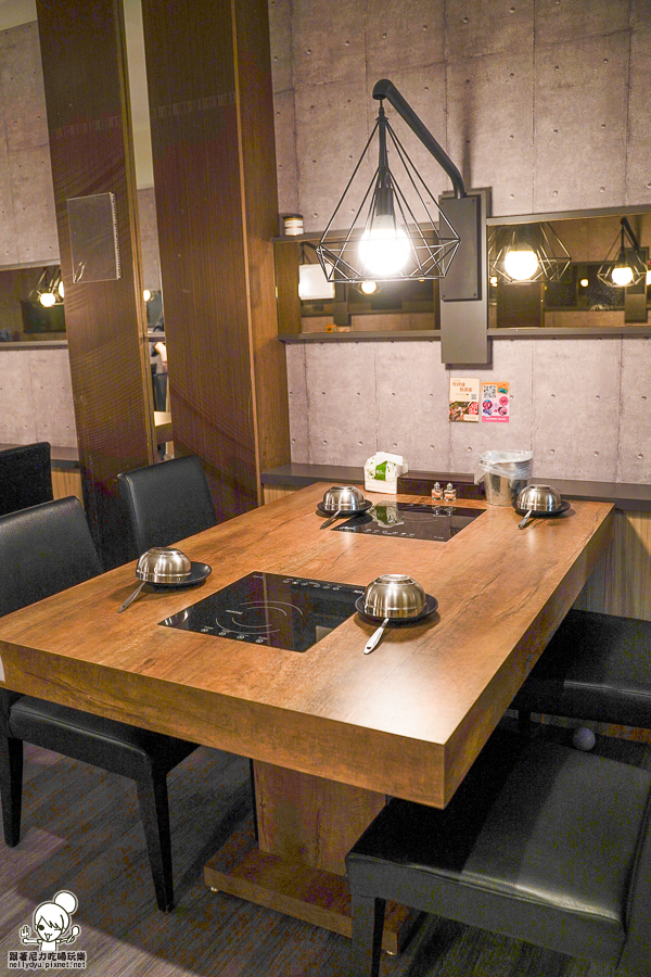 高雄火鍋推薦 推薦 好吃 火鍋 親子 聚會 家庭 上官木桶鍋 凹子底 和牛 商務聚餐 包場 