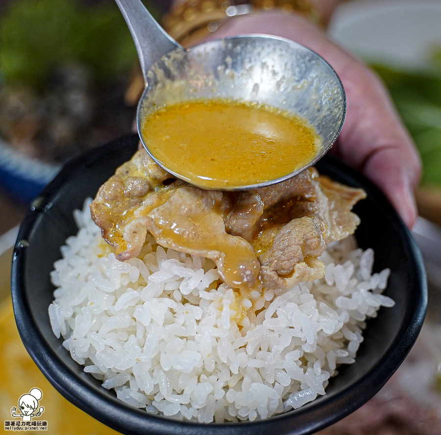 高雄火鍋推薦 推薦 好吃 火鍋 親子 聚會 家庭 上官木桶鍋 凹子底 和牛 商務聚餐 包場 