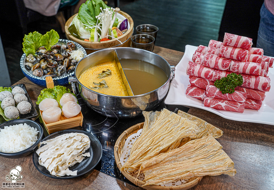 高雄火鍋推薦 推薦 好吃 火鍋 親子 聚會 家庭 上官木桶鍋 凹子底 和牛 商務聚餐 包場 