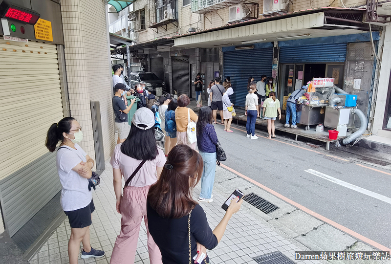 新莊美食|新莊地瓜球芝麻球/隱藏巷弄抽號碼牌巷弄美食(價位)