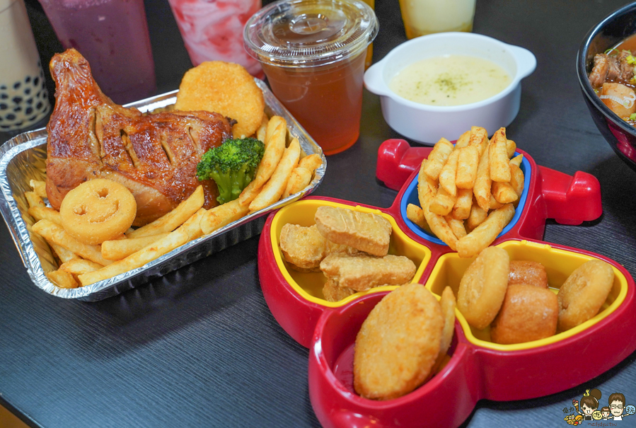 台中景點 台灣旅遊 台中旅遊 親子 親子旅遊 互動 兒童 玩樂 網美拍照 景點 夢幻 歐洲 耶誕