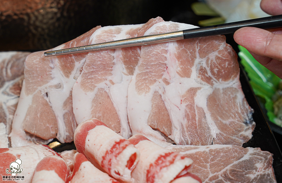 王宮鍋物 新堀江 美食 推薦 聚餐 鍋物 海鮮 肉盤 大肉盤 約會 商務聚會