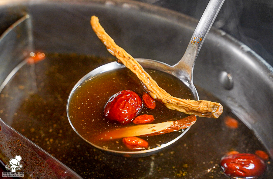 王宮鍋物 新堀江 美食 推薦 聚餐 鍋物 海鮮 肉盤 大肉盤 約會 商務聚會