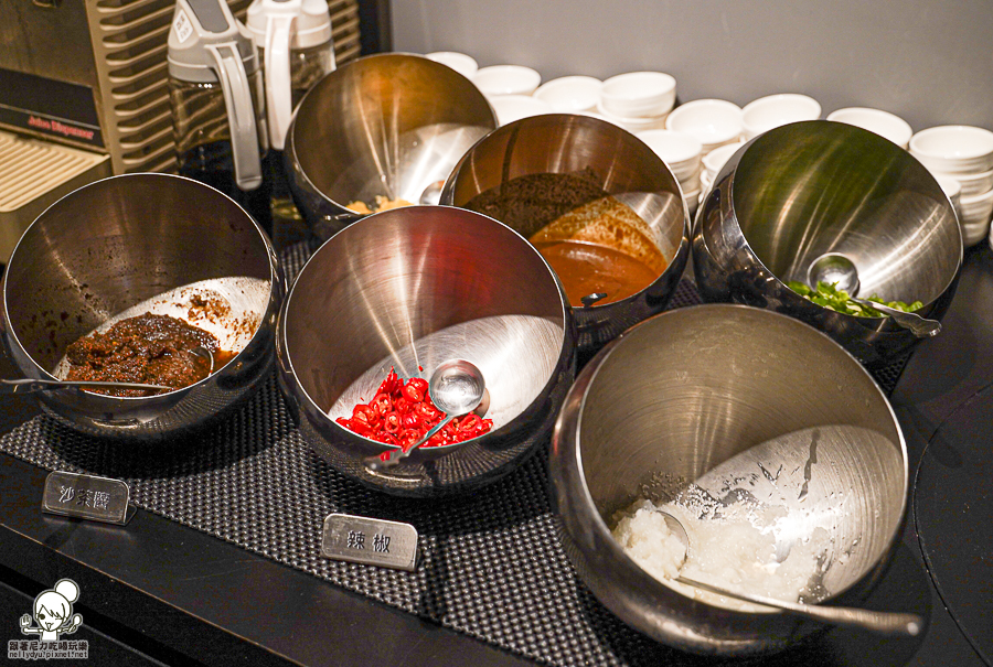 王宮鍋物 新堀江 美食 推薦 聚餐 鍋物 海鮮 肉盤 大肉盤 約會 商務聚會