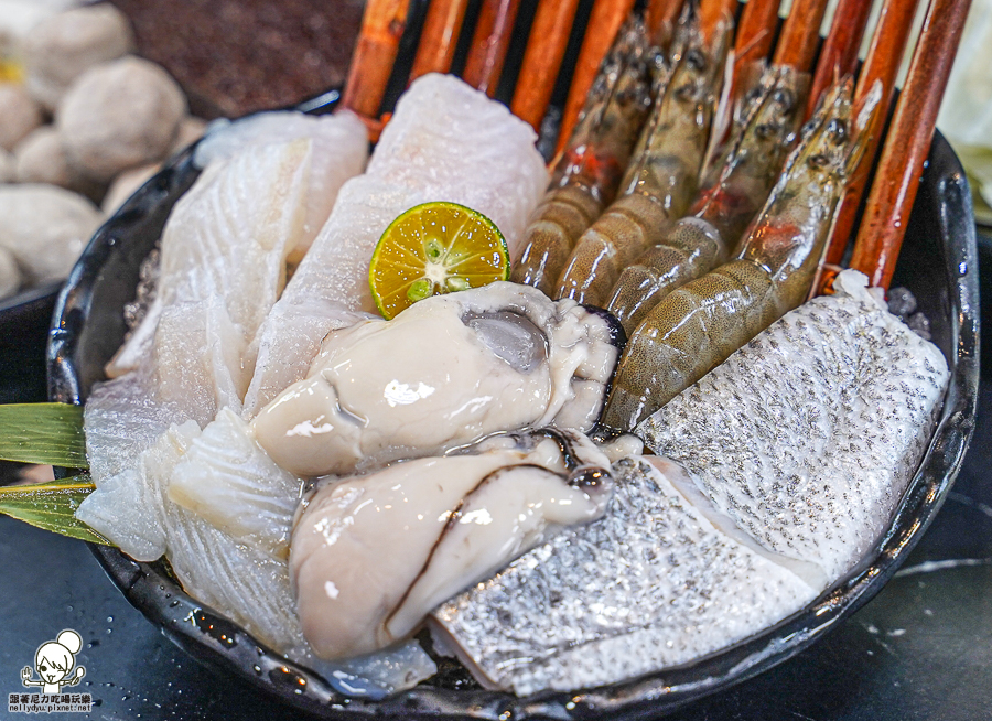 王宮鍋物 新堀江 美食 推薦 聚餐 鍋物 海鮮 肉盤 大肉盤 約會 商務聚會