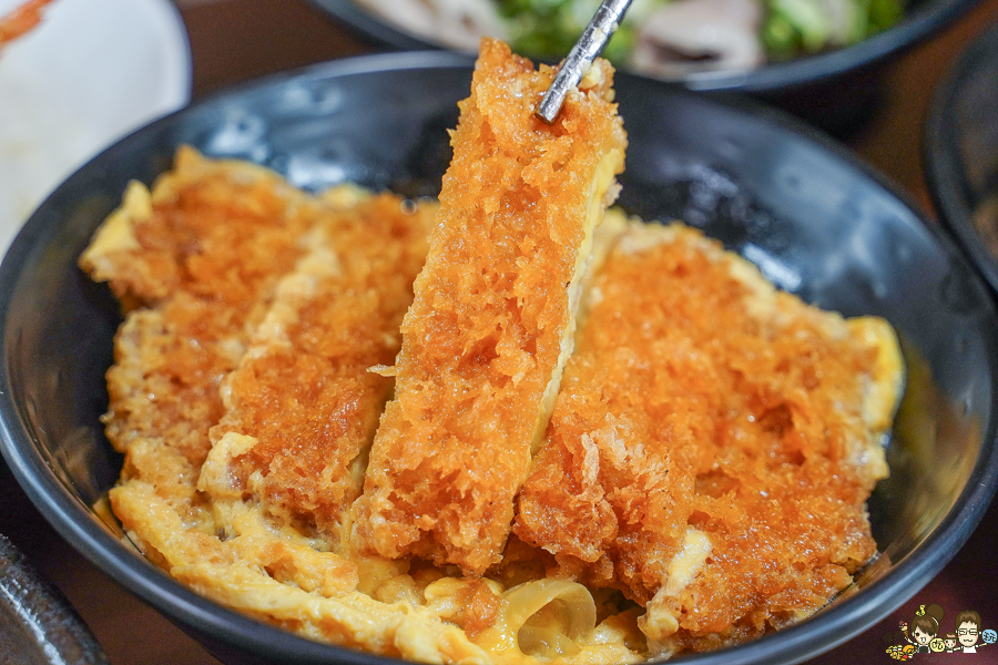 高雄蓋飯 咖哩飯 美食 平價 好吃 快速 炸物 可樂餅 天澤日食 好吃 推薦