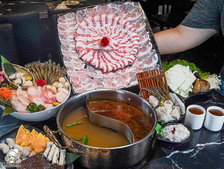 王宮鍋物 新堀江 美食 推薦 聚餐 鍋物 海鮮 肉盤 大肉盤 約會 商務聚會