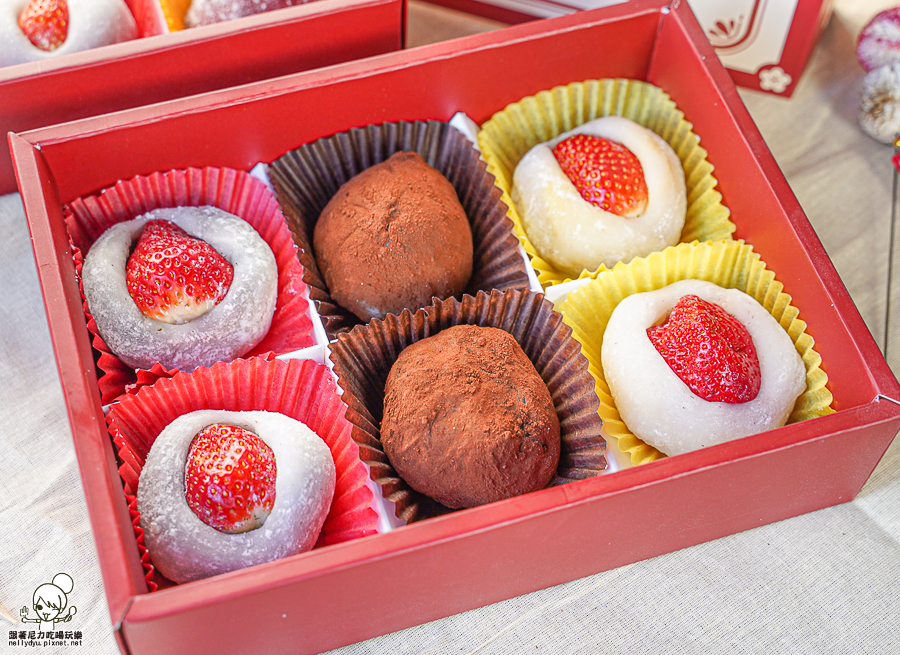 高雄伴手禮 春節禮盒 伴手禮 宅配 高雄美食 高雄團購 手工 麻糬 大福 草莓 限定