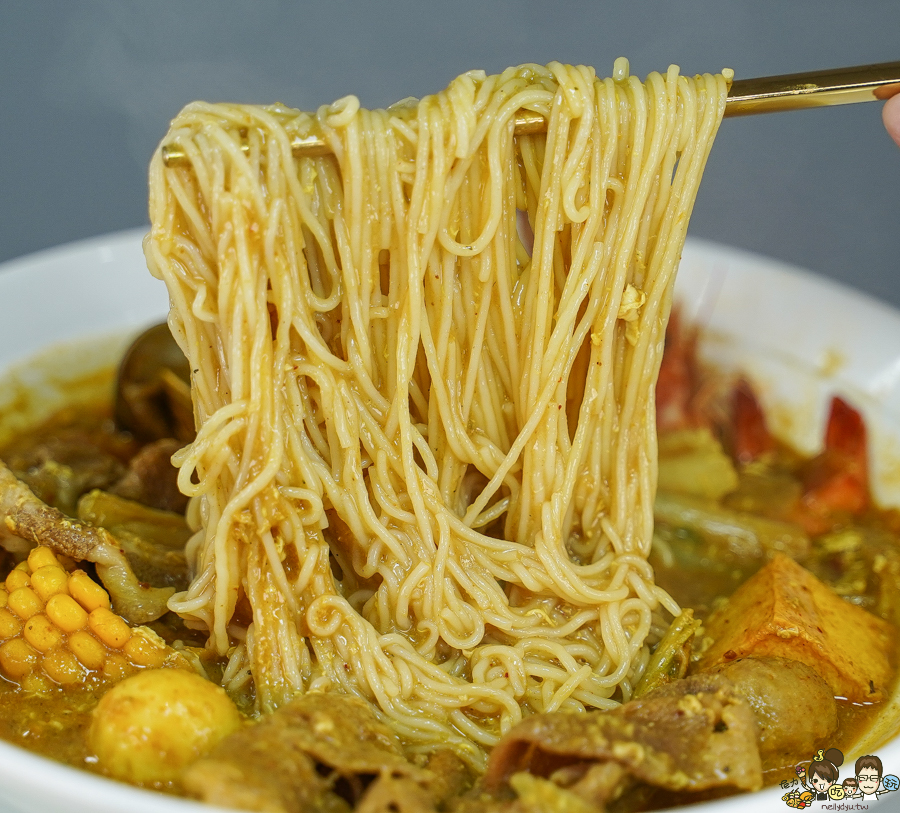 女巫泰泰 泰國 泰式 南洋 獨創 獨特 高雄麵食 牛肉麵 泰式奶茶 美食推薦 必吃