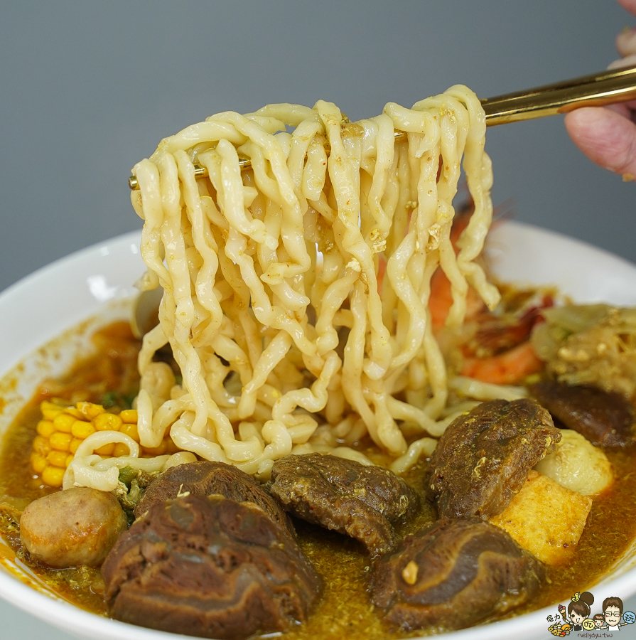女巫泰泰 泰國 泰式 南洋 獨創 獨特 高雄麵食 牛肉麵 泰式奶茶 美食推薦 必吃