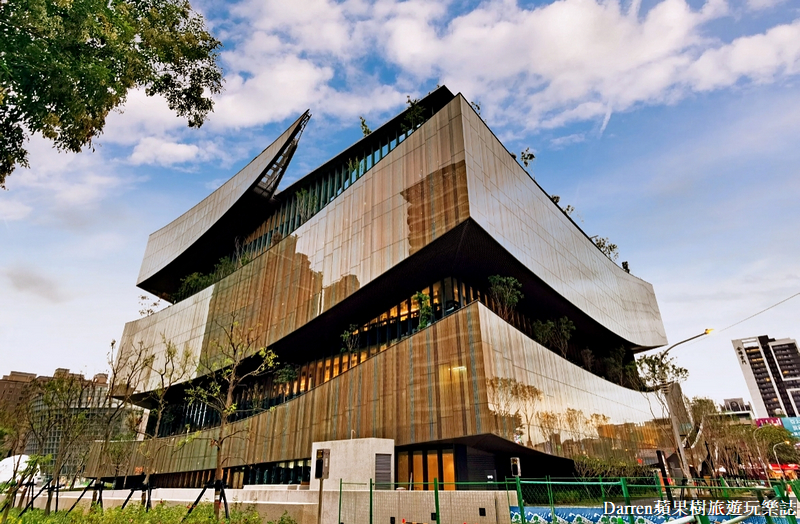 桃園市立圖書館新總館|全國最美圖書館生命樹綠建築/國賓影城/蔦屋書店進駐(交通)