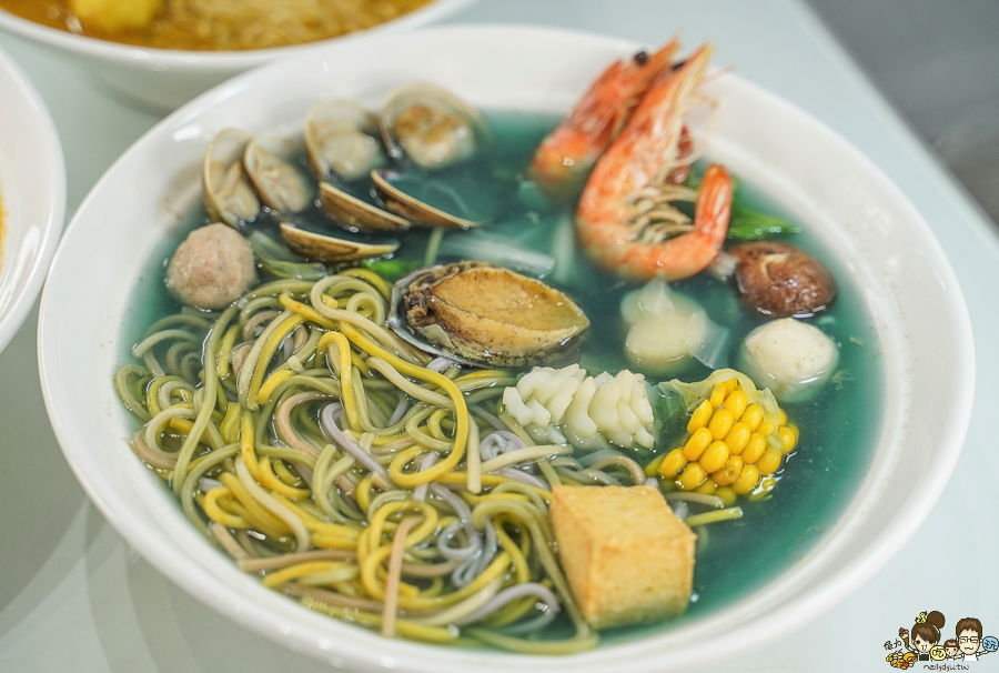 女巫泰泰 泰國 泰式 南洋 獨創 獨特 高雄麵食 牛肉麵 泰式奶茶 美食推薦 必吃