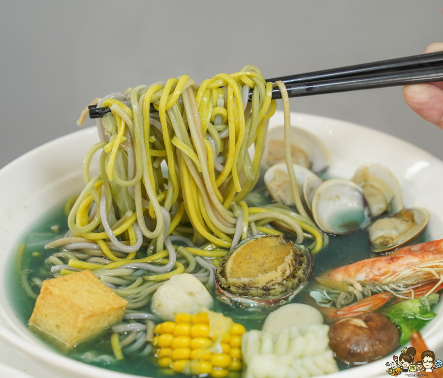 女巫泰泰 泰國 泰式 南洋 獨創 獨特 高雄麵食 牛肉麵 泰式奶茶 美食推薦 必吃
