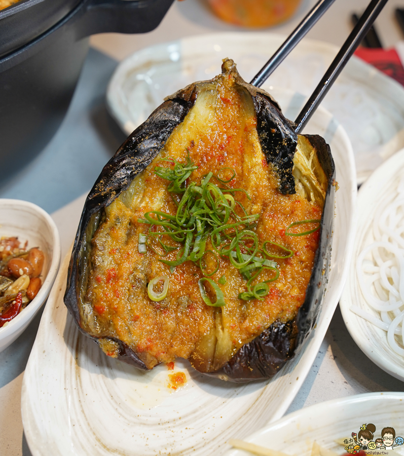 爆爆蛙 鍋物 高鐵 拌鍋 特色 主題餐廳 特色 獨家 全台首間 聚餐 麻辣