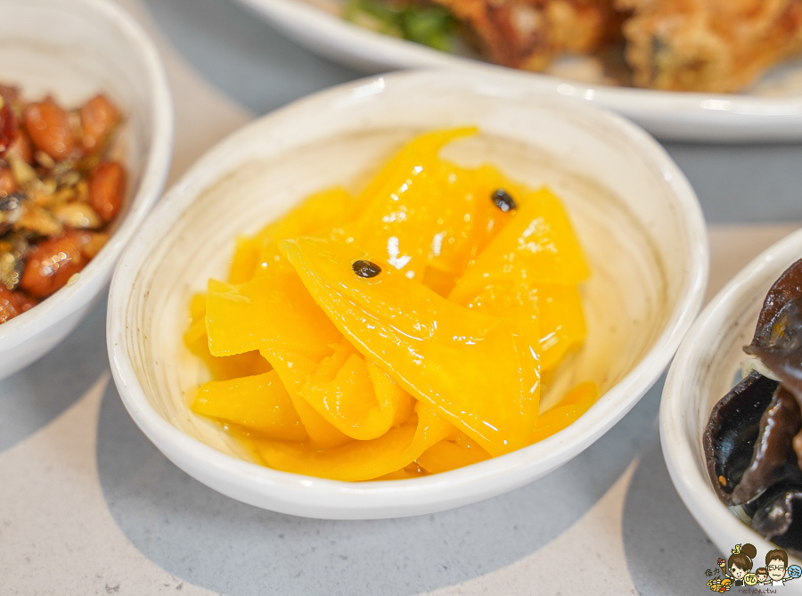 爆爆蛙 鍋物 高鐵 拌鍋 特色 主題餐廳 特色 獨家 全台首間 聚餐 麻辣