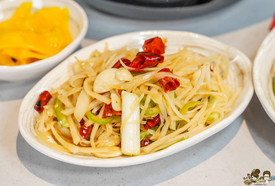 爆爆蛙 鍋物 高鐵 拌鍋 特色 主題餐廳 特色 獨家 全台首間 聚餐 麻辣