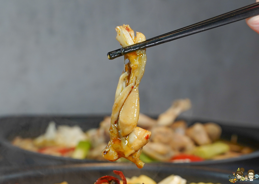 爆爆蛙 鍋物 高鐵 拌鍋 特色 主題餐廳 特色 獨家 全台首間 聚餐 麻辣