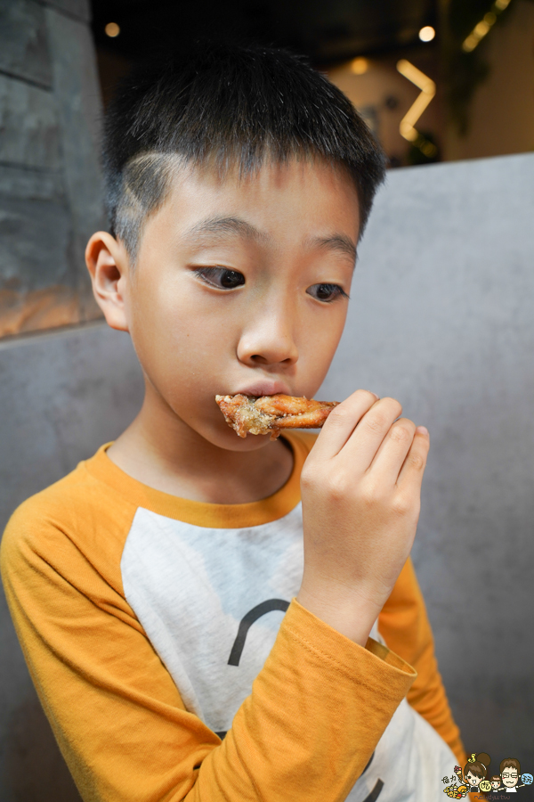 爆爆蛙 鍋物 高鐵 拌鍋 特色 主題餐廳 特色 獨家 全台首間 聚餐 麻辣