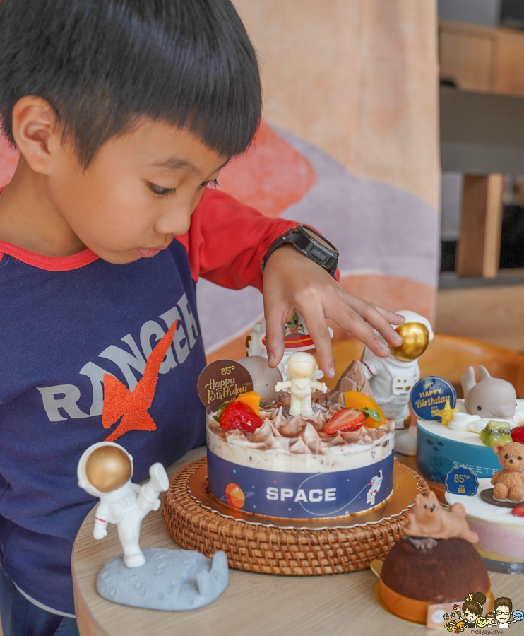 造型蛋糕 85度C 慶生 兒童節 兒童 首度 可愛 太空人 漫遊 高雄蛋糕 