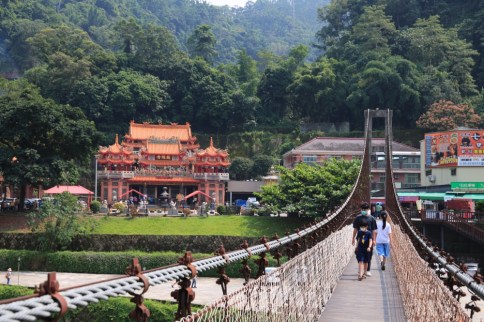 【嘉義阿里山】天長地久橋&龍隱寺:阿里山公路熱門順遊景點,情侶攜手走完更甜蜜 【嘉義阿里山】天長地久橋&龍隱寺:阿里山公路熱門順遊景點,情侶攜手走完更甜蜜