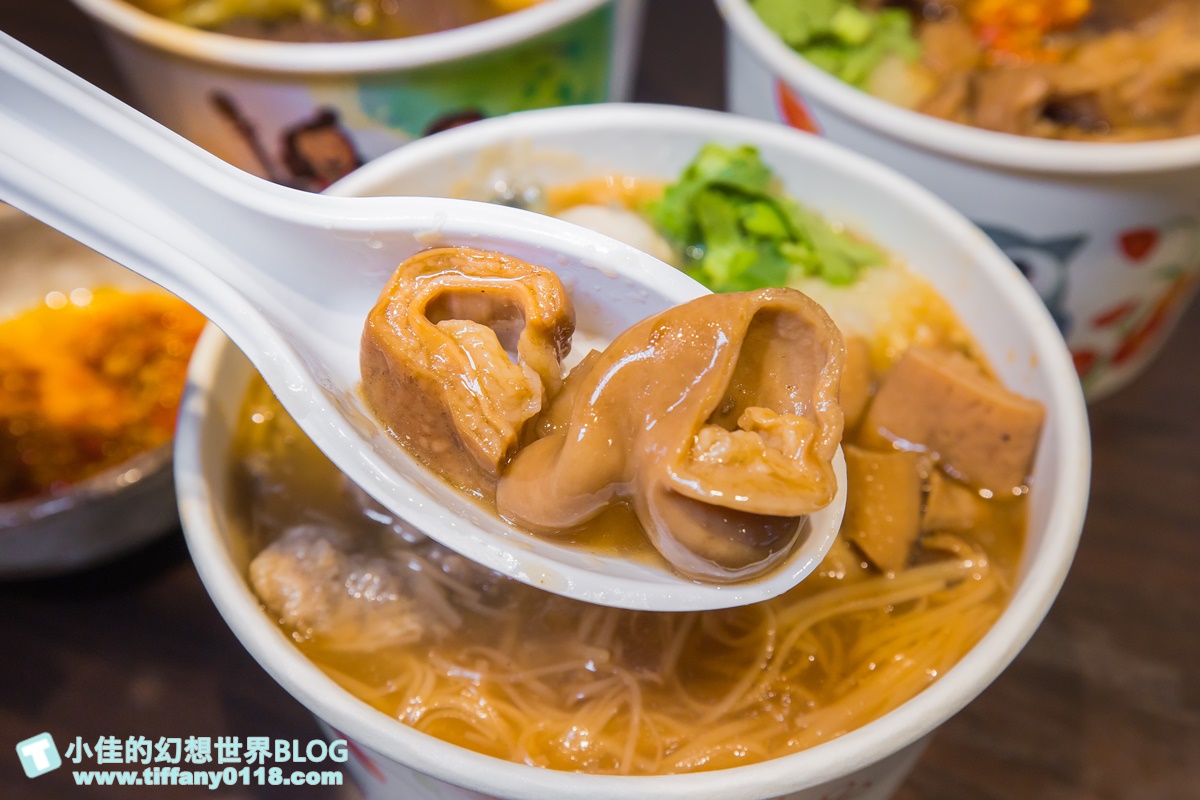 [三重美食]許記麵線/巷弄內的銅板排隊美食/三寶麵線超澎湃/麻辣臭豆腐鴨血入味好吃/三重排隊美食推薦