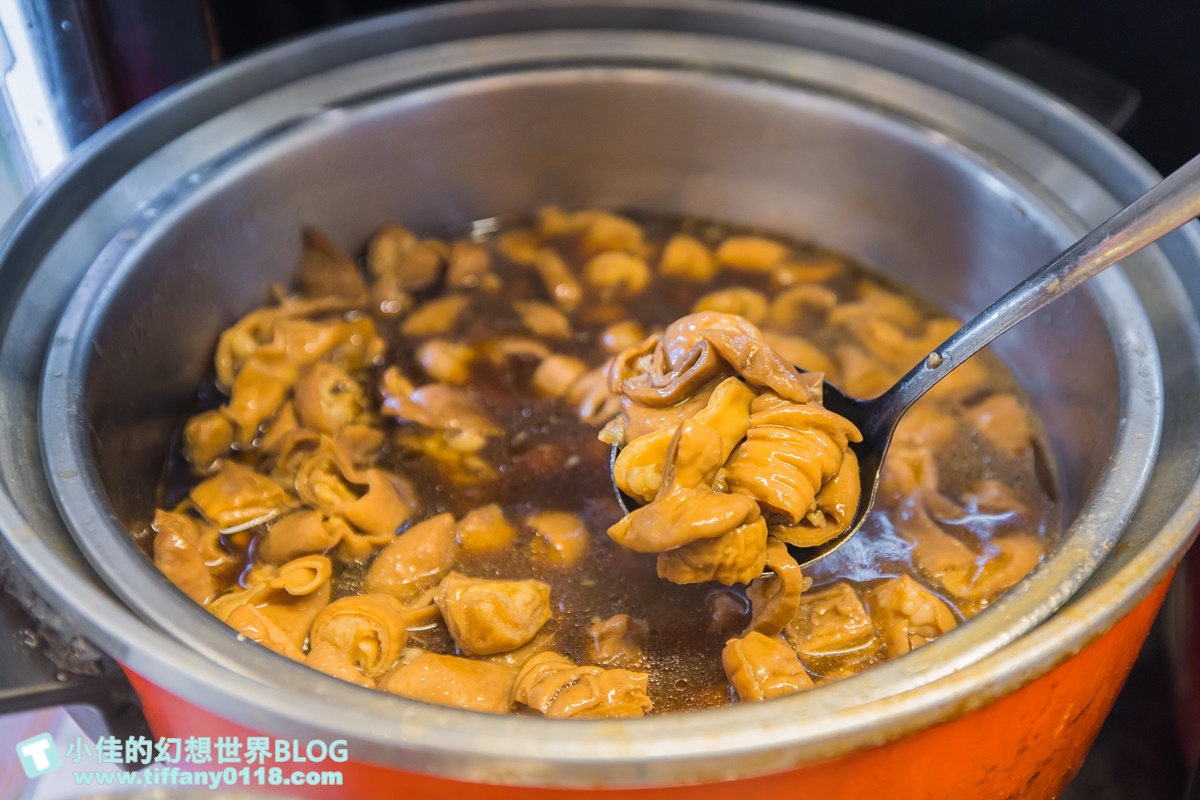 [三重美食]許記麵線/巷弄內的銅板排隊美食/三寶麵線超澎湃/麻辣臭豆腐鴨血入味好吃/三重排隊美食推薦