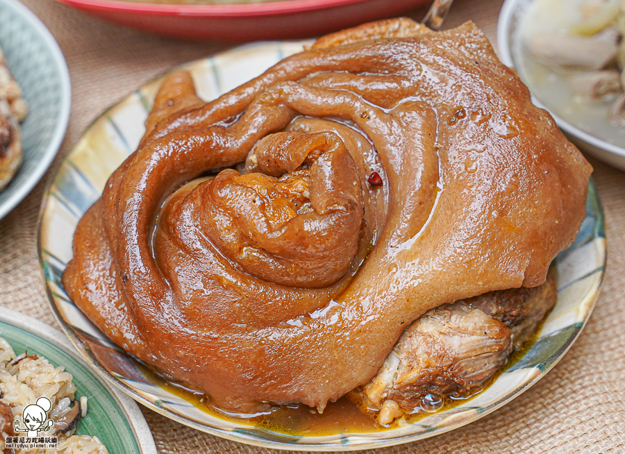 吉祥魚翅羹 辦桌菜 辦桌 封肉 羹湯 台菜 手路菜 傳統市場 市場美食 高雄美食