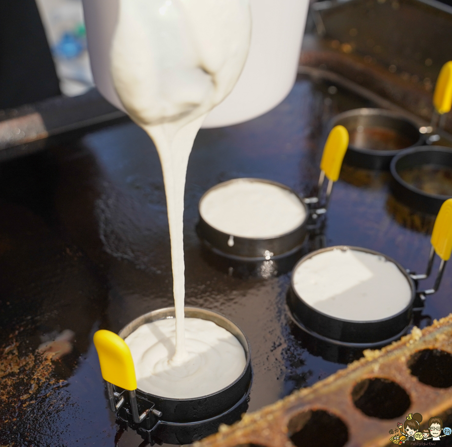 堡貝蛋 岡山夜市 散步美食 岡山必吃 特色 創新 創意 漢堡 鮮奶蛋堡