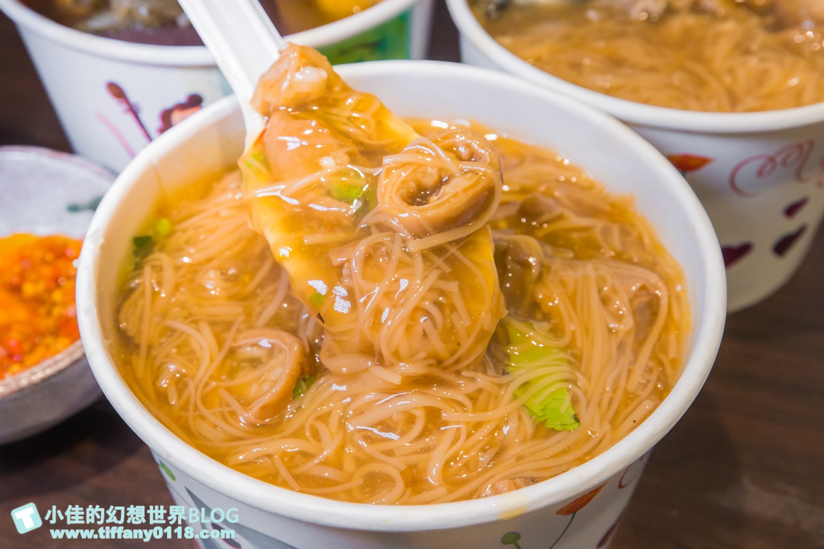 [三重美食]許記麵線/巷弄內的銅板排隊美食/三寶麵線超澎湃/麻辣臭豆腐鴨血入味好吃/三重排隊美食推薦