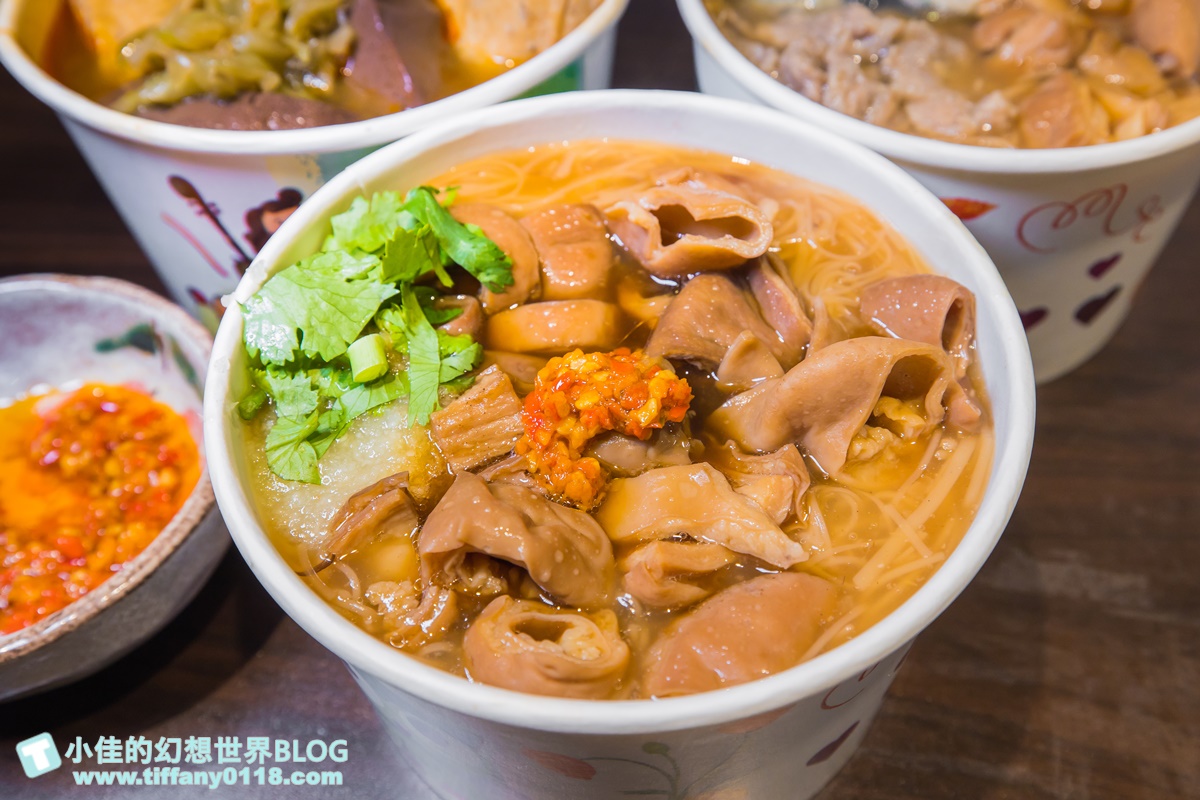 [三重美食]許記麵線/巷弄內的銅板排隊美食/三寶麵線超澎湃/麻辣臭豆腐鴨血入味好吃/三重排隊美食推薦