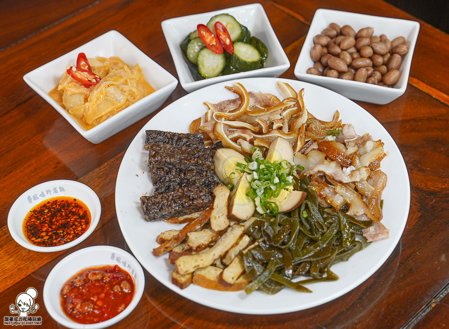 風味外省麵 燕巢 美食 在地 特色 景點 旅遊 親子 聚餐 好停車 阿公店 旅遊 美食推薦 自製麵條 滷味