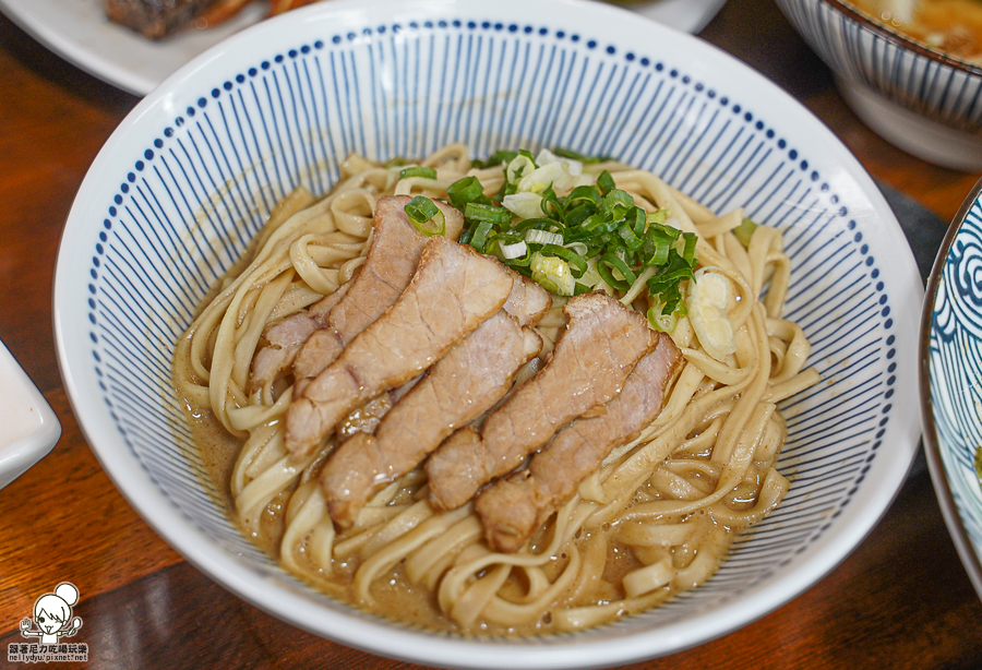 風味外省麵 燕巢 美食 在地 特色 景點 旅遊 親子 聚餐 好停車 阿公店 旅遊 美食推薦 自製麵條 滷味