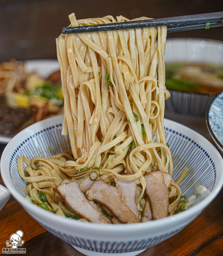 風味外省麵 燕巢 美食 在地 特色 景點 旅遊 親子 聚餐 好停車 阿公店 旅遊 美食推薦 自製麵條 滷味