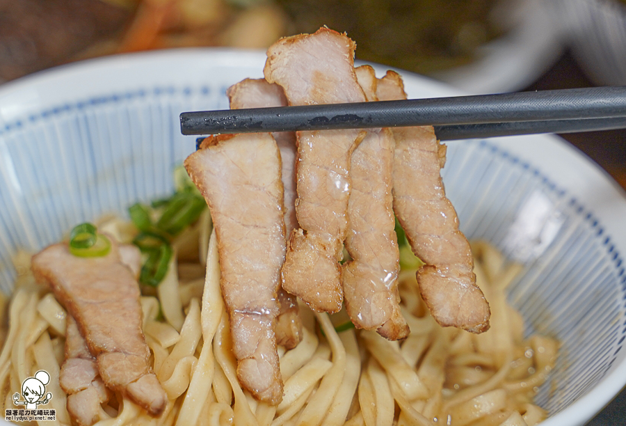 風味外省麵 燕巢 美食 在地 特色 景點 旅遊 親子 聚餐 好停車 阿公店 旅遊 美食推薦 自製麵條 滷味