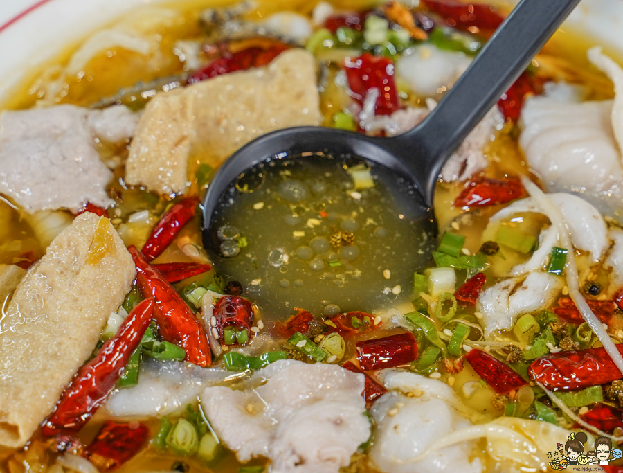 鼎香乾鍋、酸菜魚、水煮牛 高雄美食 聚餐 鍋物 火鍋 麻辣 乾鍋 兩吃 好吃 推薦 獨門 特色 川味