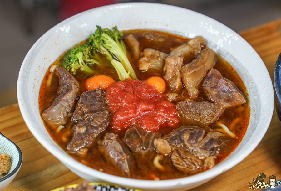 牛肉麵 肉肉控 台南美食 必吃牛肉麵 好吃 推薦 在地 宅配 冷凍包 新鮮 小拉麵