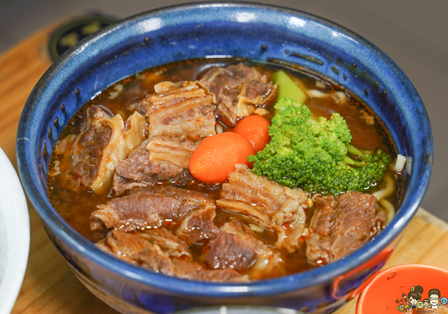 牛肉麵 肉肉控 台南美食 必吃牛肉麵 好吃 推薦 在地 宅配 冷凍包 新鮮 小拉麵