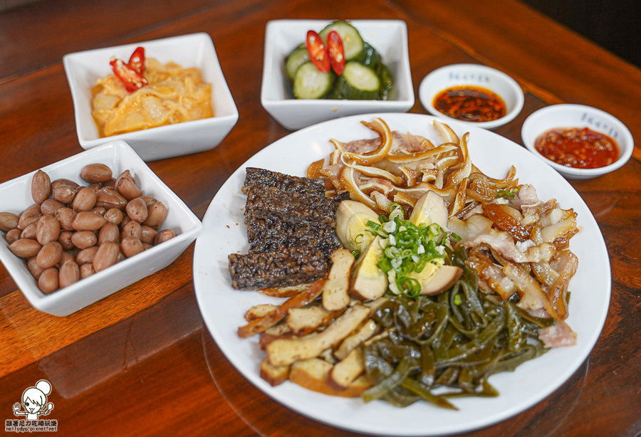 風味外省麵 燕巢 美食 在地 特色 景點 旅遊 親子 聚餐 好停車 阿公店 旅遊 美食推薦 自製麵條 滷味