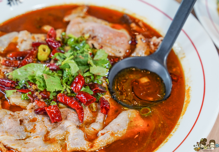 鼎香乾鍋、酸菜魚、水煮牛 高雄美食 聚餐 鍋物 火鍋 麻辣 乾鍋 兩吃 好吃 推薦 獨門 特色 川味