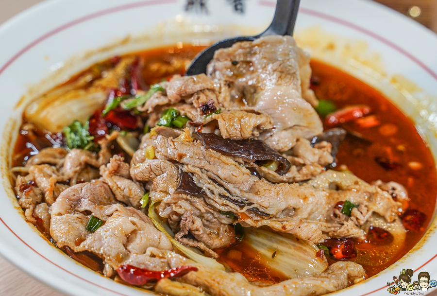 鼎香乾鍋、酸菜魚、水煮牛 高雄美食 聚餐 鍋物 火鍋 麻辣 乾鍋 兩吃 好吃 推薦 獨門 特色 川味